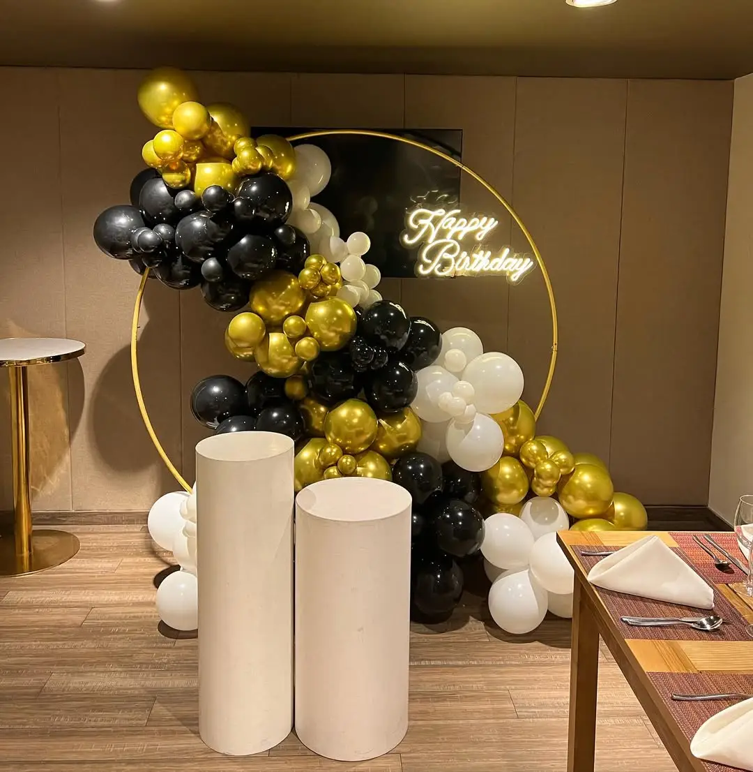 Black Golden Ring Decoration