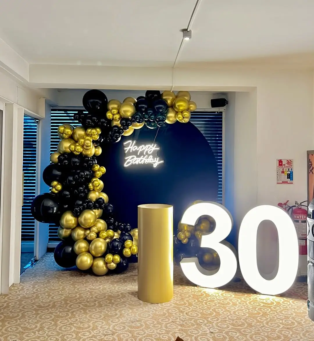 Black Beauty Balloon Setup at Home