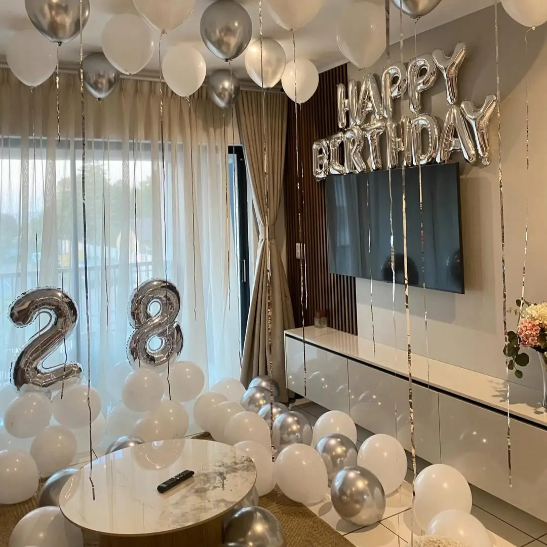 simple balloon decoration in dubai