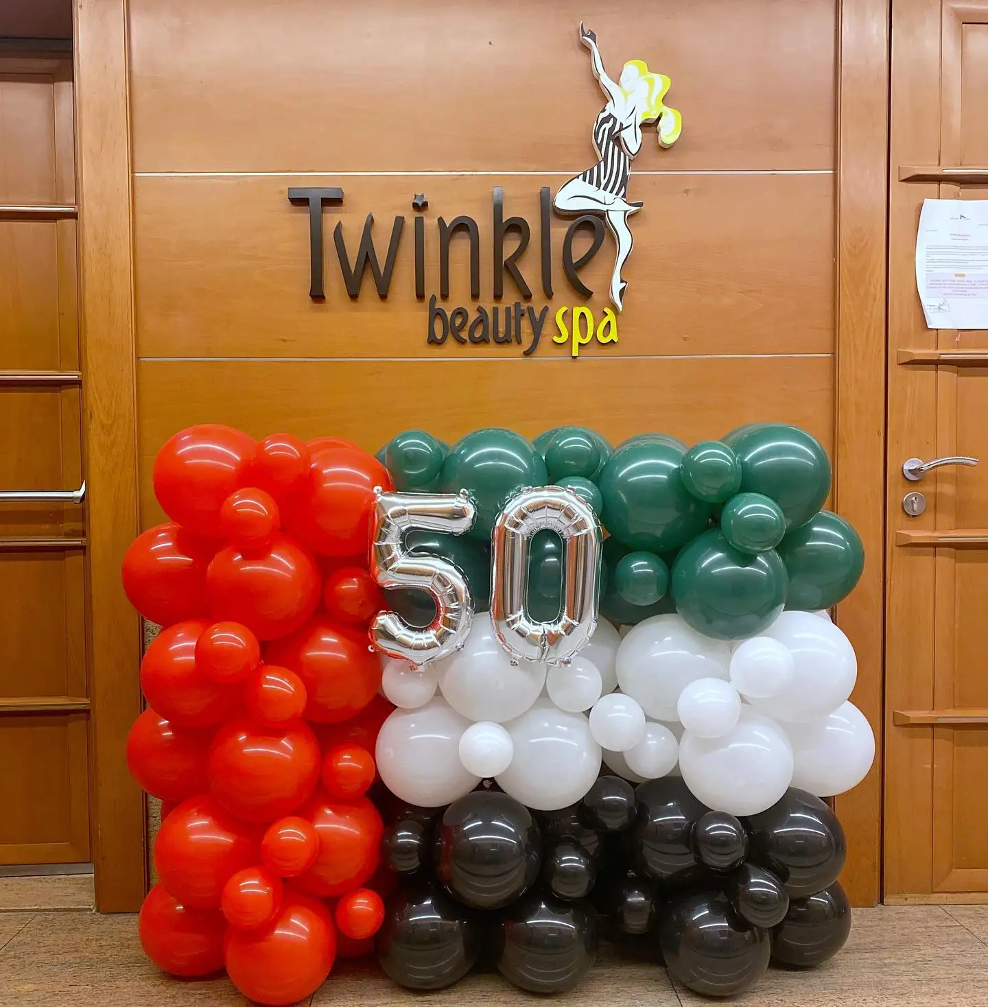Elegant Balloon Decoration for National Day
