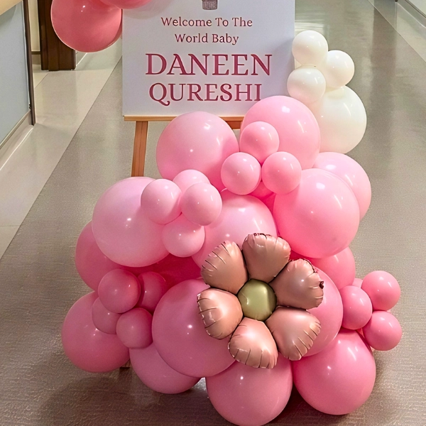 Balloon decoration setup — photo 4