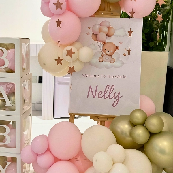 Balloon decoration setup — photo 3