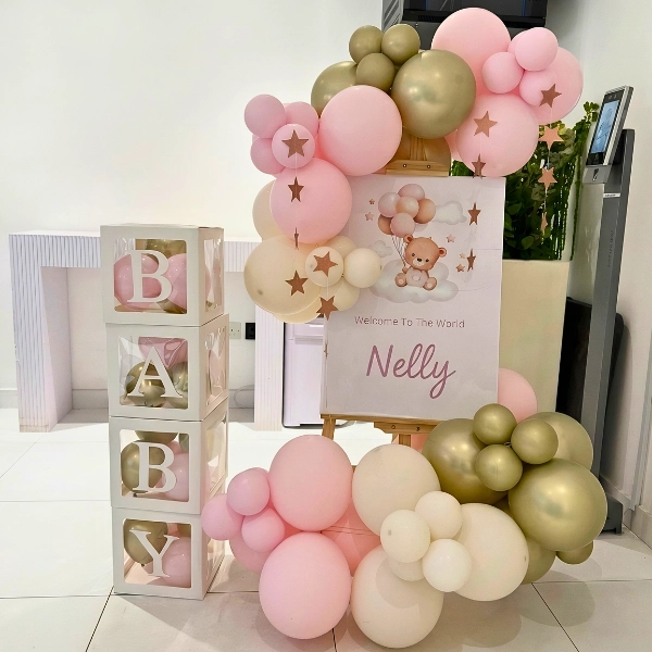 Balloon decoration setup — photo 1
