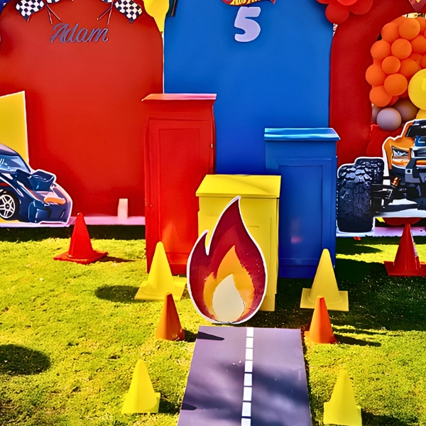 Balloon decoration setup — photo 2