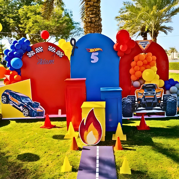 Balloon decoration setup — photo 1