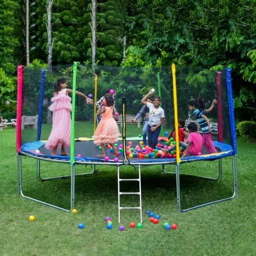 Balloon decoration setup — photo 3